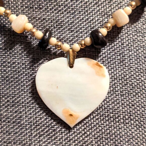 Vintage mother of pearl dbl sided heart, raw hetian jade blk opal, bead necklace - Picture 7 of 13